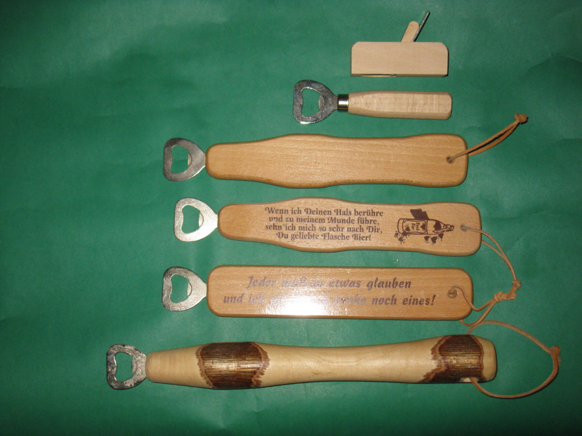 PIKUSA erilaisia pullonavaajia