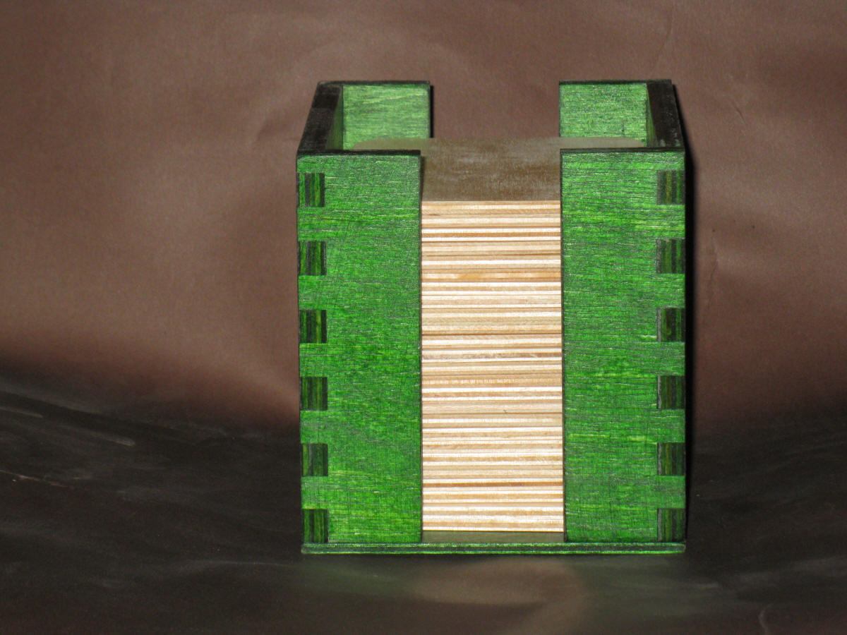 PIKUSA-teline lasijalustoilla